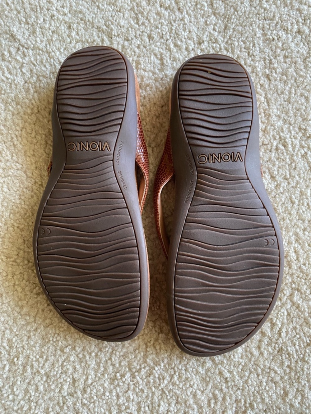 Vionic  Brown Textured Strap Thong Sandals - Picture 4 of 5